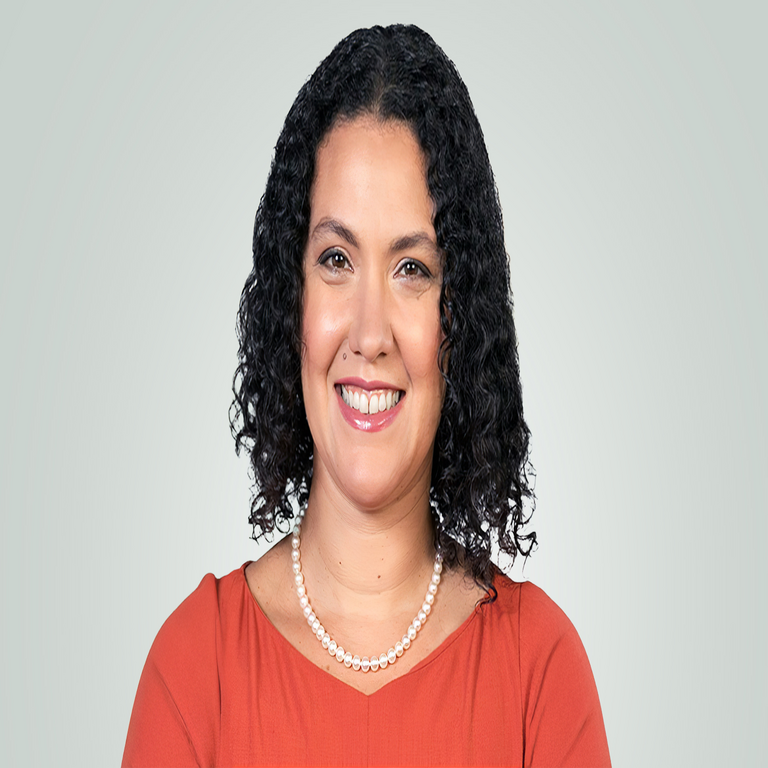 Laura Deaner en la Ciberseguridad 2025: Perspectivas sobre Inteligencia Artificial, Amenazas Cuánticas y Liderazgo en Ciberdefensa.