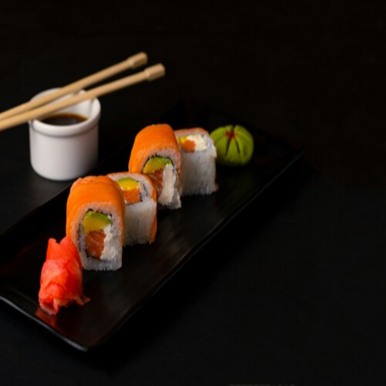 Un establecimiento de sushi en Osaka ha establecido un singular récord mundial al ofrecer la pieza de sushi más costosa del mundo, cuyo valor equivale al costo de un viaje a Japón.