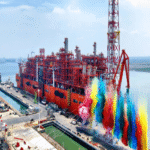 El nuevo récord naval de China consiste en una planta flotante de licuefacción de gas de 376 metros de eslora, con destino a África.