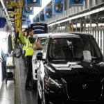 Jaguar Land Rover prolonga la suspensión de producción tras ciberataque.