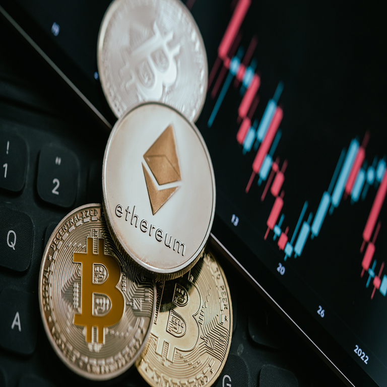 Bitcoin y Ethereum presentarán oportunidades de inversión hacia el cierre del ejercicio anual según Tom Lee.