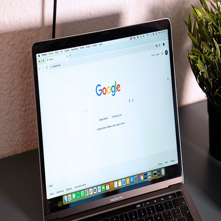 Google presenta una nueva aplicación para Windows que permite realizar búsquedas integradas en el sistema, Google Drive o Internet.