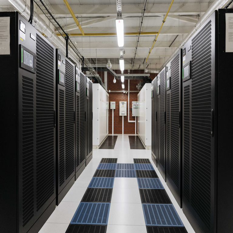 No son los operadores de telecomunicaciones, sino los centros de datos: por qué los data centers finalmente han sido reconocidos como un sector independiente y lo que esto significa para los negocios.