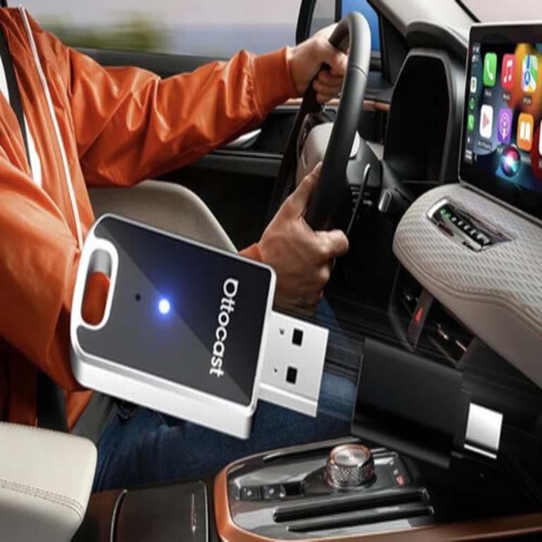 Convierta su automóvil en un espacio libre de cables con este adaptador inalámbrico superventas, que permite usar Android Auto o CarPlay por menos de 60 euros.