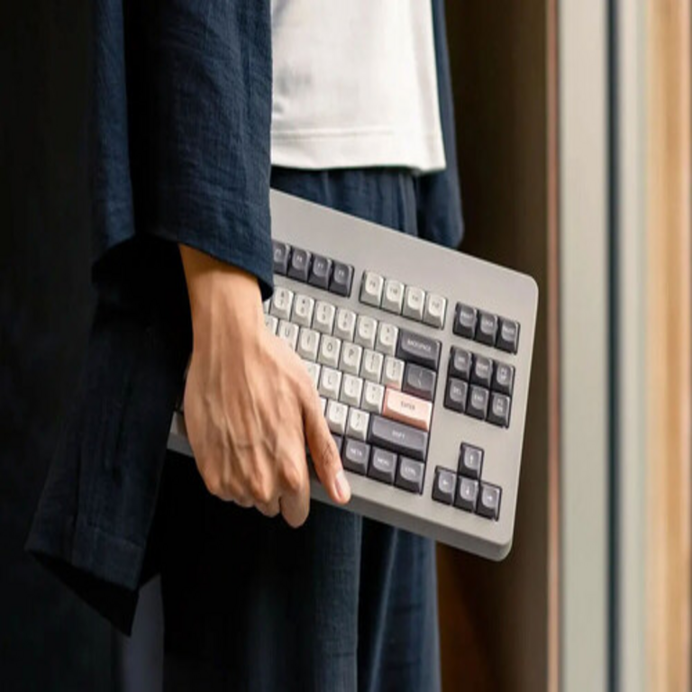 El bien más preciado en Silicon Valley no es un algoritmo de inteligencia artificial, sino un teclado con un valor de 8.090 dólares, diseñado para un segmento de alto poder adquisitivo.