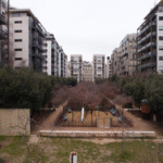 La estrategia urbanística de París para abordar el déficit habitacional: reconversión de inmuebles de oficinas y estacionamientos en viviendas.