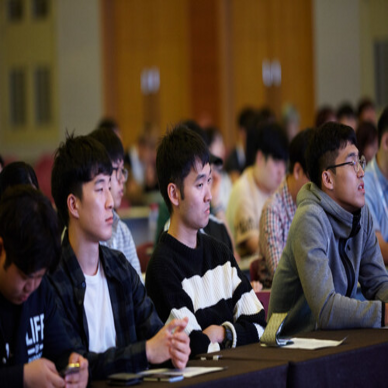 Las instituciones de educación superior en Corea del Sur enfrentan una crisis existencial: la preferencia profesional de los jóvenes coreanos se concentra exclusivamente en la carrera de medicina.