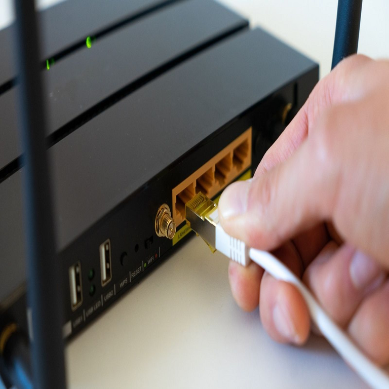 El secreto de los enrutadores quad-band para eliminar la latencia en gaming y streaming.