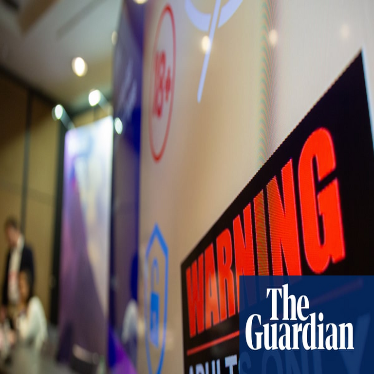 El organismo regulador Ofcom insta a los sitios pornográficos a cumplir con la Ley de Seguridad Online bajo el principio de orientación y apoyo.