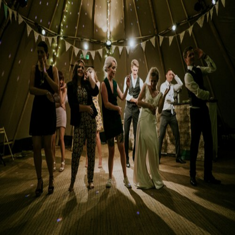 La tendencia actual en ceremonias nupciales evoluciona hacia formatos extendidos: auge de los eventos pre y postboda, redefiniendo la celebración como un microfestival de fin de semana.