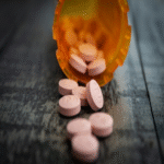 Veinte veces más potentes que el fentanilo e indetectables para numerosos análisis toxicológicos: los nitazenos han regresado para agravar la crisis de opioides.