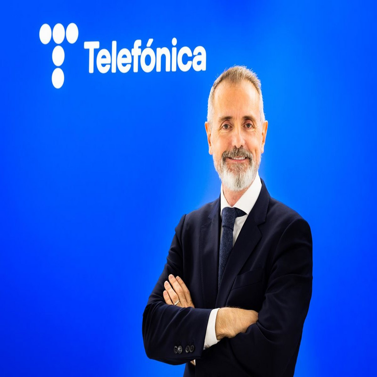 Telefónica destinará inversiones a consolidaciones rentables, simplificación corporativa y fortalecimiento de ciberseguridad.