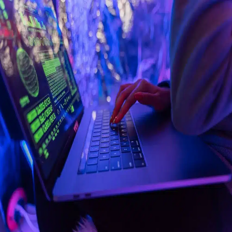 El ransomware está evolucionando hacia operaciones selectivas respaldadas por inteligencia artificial.