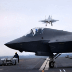 China ha realizado pruebas en el portaaviones Fujian utilizando tres aeronaves distintas, demostrando que el sistema de catapulta electromagnética ha superado la fase teórica para convertirse en una tecnología operativa.