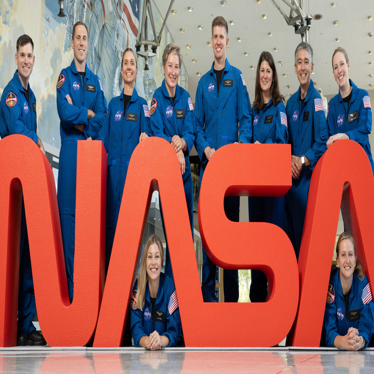 Vigésima cuarta selección de astronautas de la NASA.