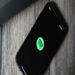 Spotify intensifica sus medidas contra la suplantación de identidad y el correo no deseado mediante inteligencia artificial.
