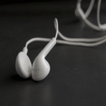 YouTube Music implementa locutores de inteligencia artificial que generan comentarios sobre las canciones.