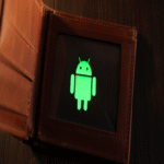 Nuevo troyano para Android denominado Datzbro engaña a personas mayores mediante eventos de viajes en Facebook generados con inteligencia artificial.