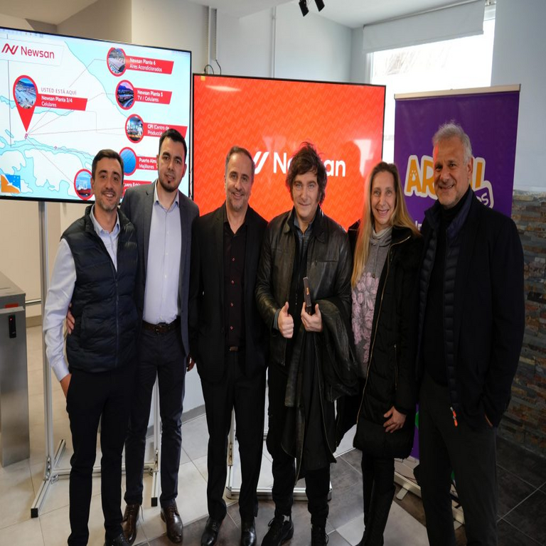 En Argentina, el presidente Javier Milei recorrió las instalaciones productivas de Newsan en Ushuaia.
