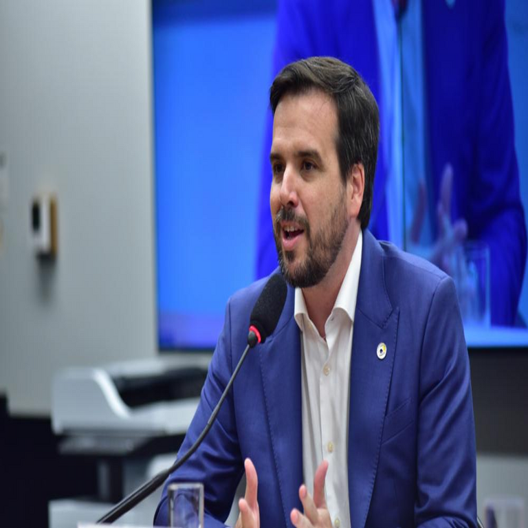 Asociaciones brasileñas de telecomunicaciones y digitales respaldan la postulación de Carlos Baigorri a la UIT.