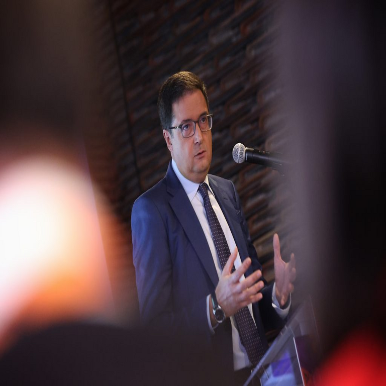 Óscar López expone al sector la segunda etapa del Hub Audiovisual, con una dotación superior a 1.700 millones de euros.