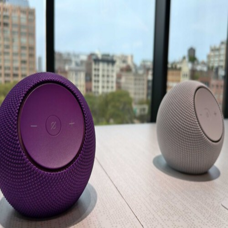 Los recientes altavoces Echo de Amazon no rivalizan con Google Home, sino que buscan superar la indiferencia del consumidor.