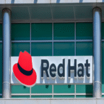 Debilidad en Red Hat OpenShift AI permite la compromiso total del clúster, advierte el boletín de seguridad.