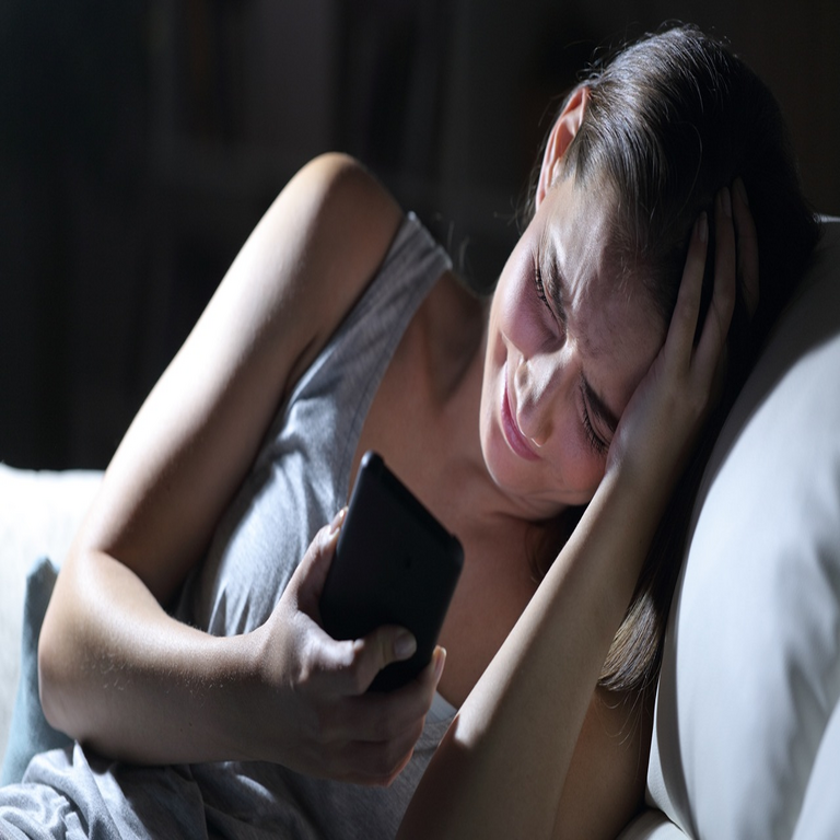 Un estudio genera alarma: este es el límite de tiempo máximo que no se debe exceder con el teléfono móvil para salvaguardar la salud mental.