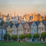 OpenAI alcanza una valoración de medio billón de dólares, mientras sus empleados venden acciones y el mercado inmobiliario de San Francisco experimenta un auge explosivo.