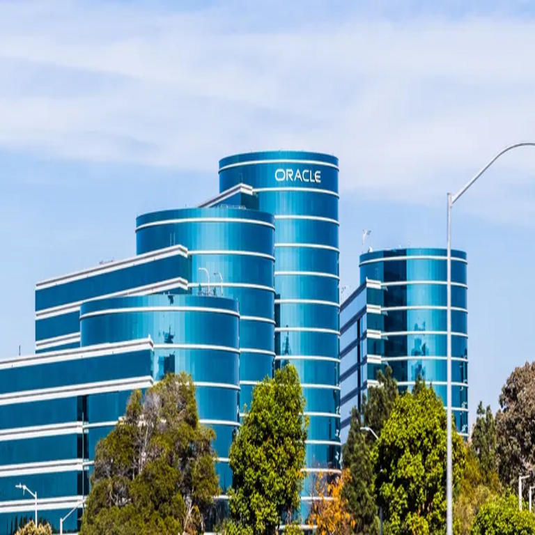 Oracle investiga correos electrónicos de extorsión dirigidos a clientes de E-Business Suite.