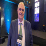 Futurecom cumple 30 años con transición de liderazgo y legado regulatorio.