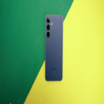 El Samsung Galaxy S25 FE destaca por su potencia y cámara superior a un precio más asequible, aunque su diseño al tacto no termina de convencerme.