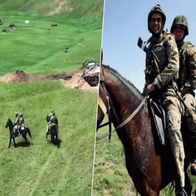 La guerra electrónica neutraliza las tecnologías en Ucrania, lo que obliga a Rusia a recurrir a tácticas de la Segunda Guerra Mundial, como el despliegue de soldados a caballo.