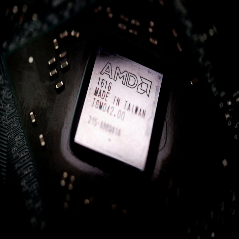 OpenAI revela un convenio multimillonario para el suministro de chips con AMD.