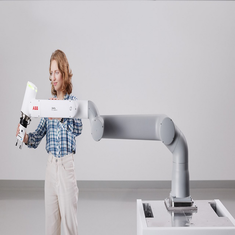 SoftBank adquiere la división de ABB con el fin de integrar inteligencia artificial y robótica.