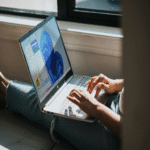 Microsoft insiste en requerir una cuenta en línea para el uso exclusivo de Windows 11, con una motivación clara relacionada con sus servicios asociados.