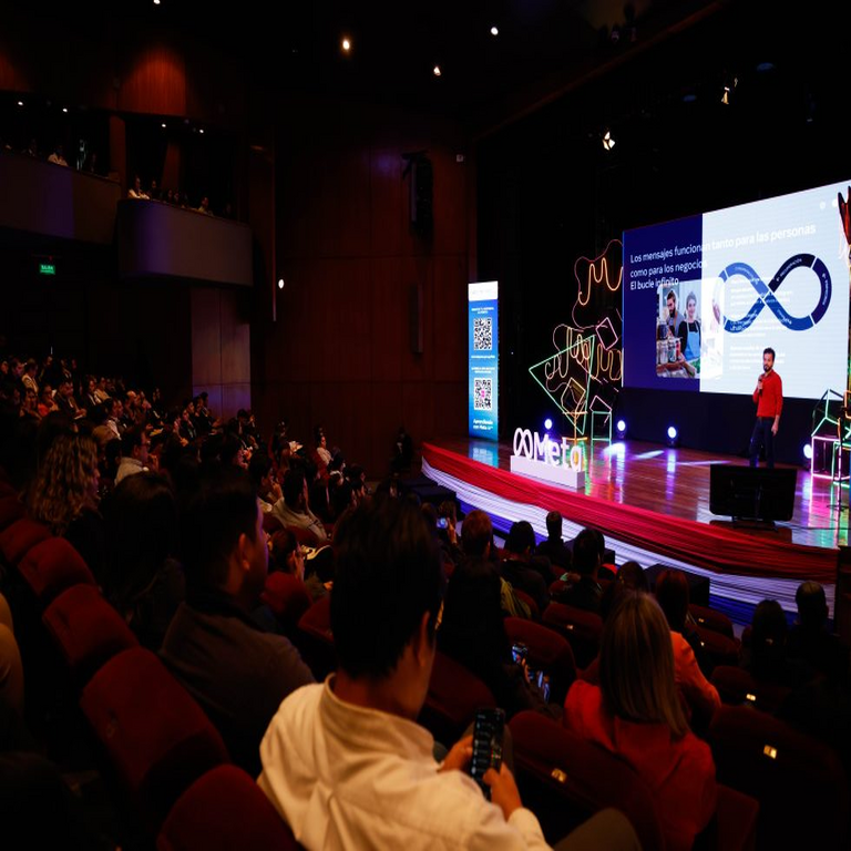 En Paraguay, el programa Aprendiendo con Meta promovió el talento emprendedor mediante el uso de herramientas digitales.