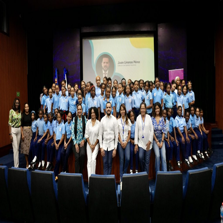 En República Dominicana, Indotel impulsa la inclusión equitativa de niñas y adolescentes en la era digital.