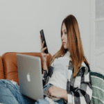 ¿Acaso el WiFi de tu vecino ofrece una mejor conexión que el tuyo en tu propio hogar? Esta podría ser la causa subyacente.