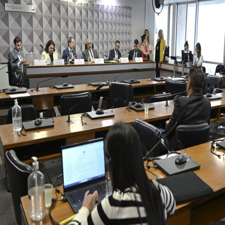 Riesgos y oportunidades ante los avances de la IA definen la discusión sobre el nuevo Estatuto del Trabajo.