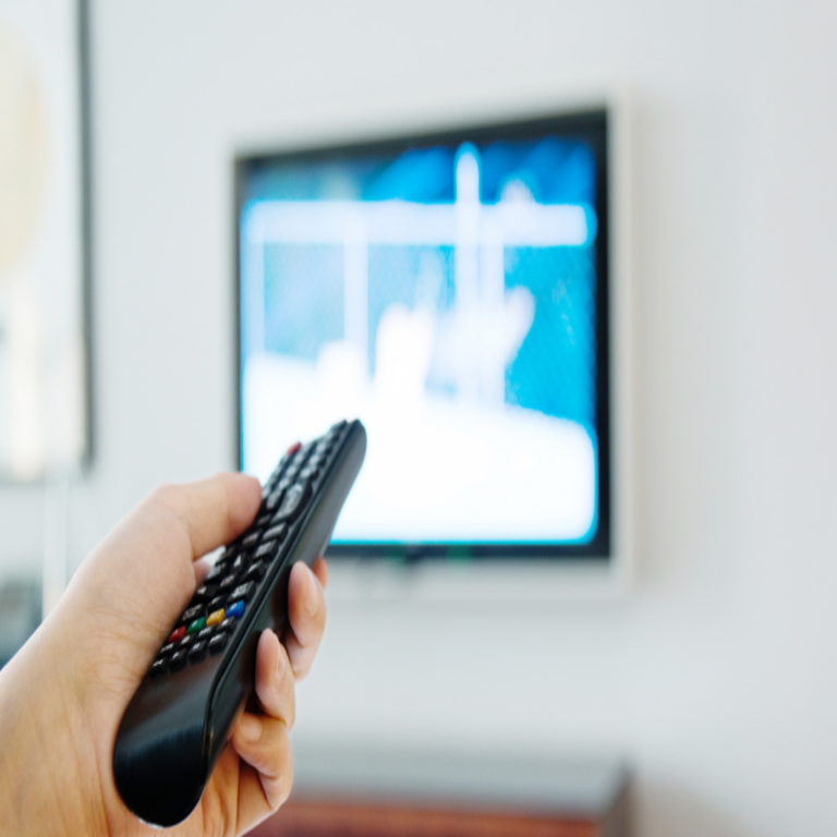 El Ministerio de Comunicaciones extiende la señal de televisión digital a seis estados mediante el Programa Brasil Digital.