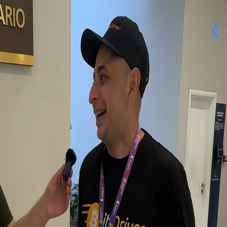 Napoleón Osorio: Bitcoin no requiere regulación legal; las normativas son irrelevantes para Bitcoin.