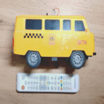 UAZ Bukhanka eléctrica de control remoto (o por qué un programador de MCU requiere dibujo técnico)