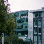 Microsoft incorpora su asistente de inteligencia artificial ‘Copilot’ en Windows 11, el cual permite interactuar mediante comandos de voz.