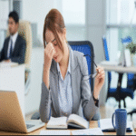 Agotamiento digital: definición, impacto en los trabajadores y ocho principios fundamentales para mitigarlo