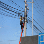 Ciudad Juárez y Canieti colaboran para regular el cableado aéreo.