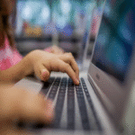 En Argentina, más de 190 escuelas rurales en Salta obtendrán acceso a internet tras la entrega de las antenas correspondientes.