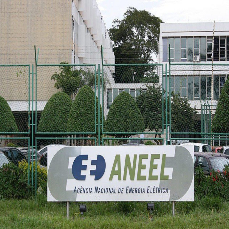 Brasil | La directora de la Aneel identifica lagunas en la propuesta de compartición de postes.