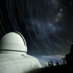 El chorro del cuásar NRAO 530 ha sorprendido a los astrofísicos por la complejidad de su estructura.