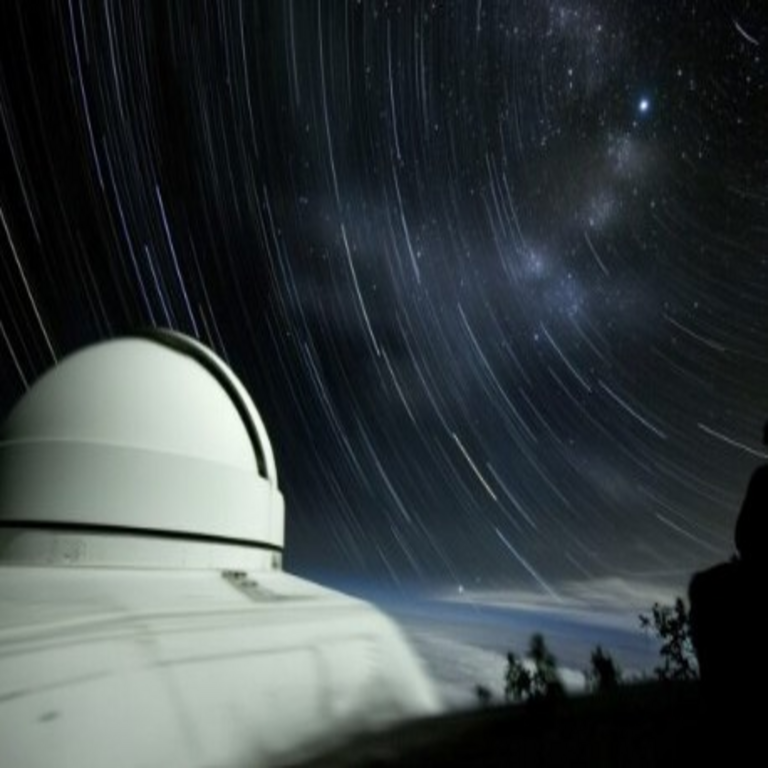 El chorro del cuásar NRAO 530 ha sorprendido a los astrofísicos por la complejidad de su estructura.
